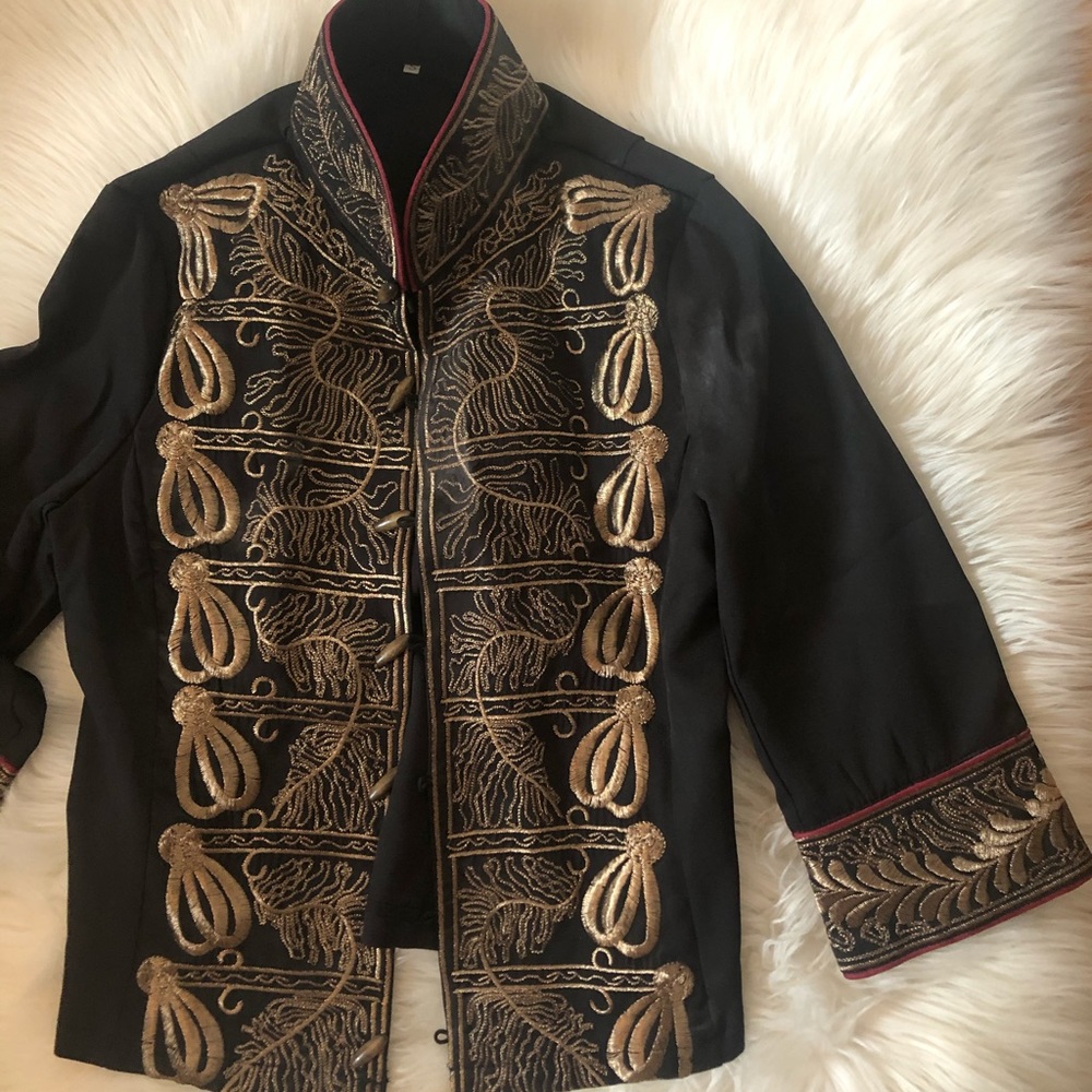 Veste très chic, fait taille S ou M